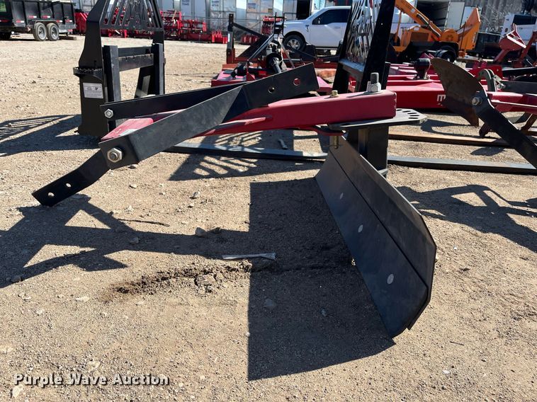 image for item EI0657 Mahindra  4' W blade