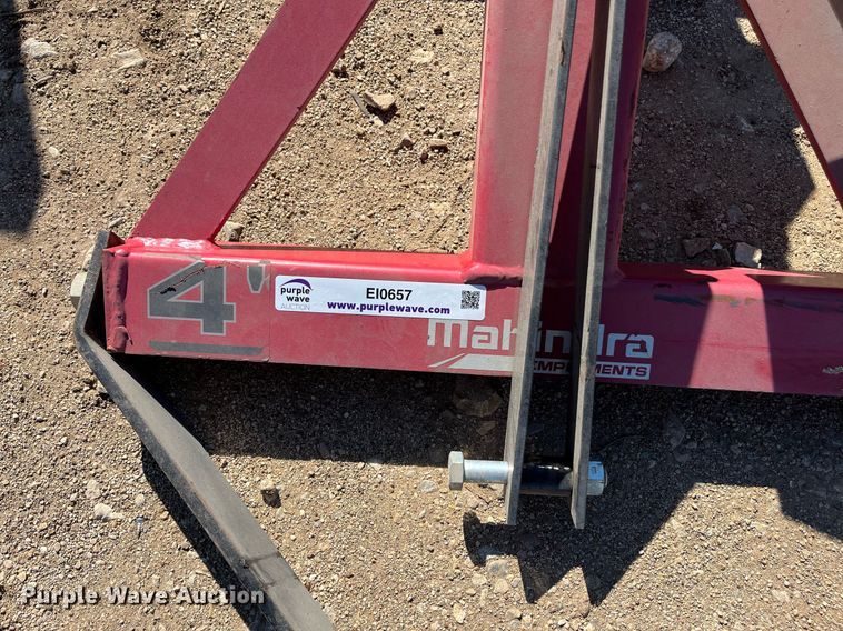 image for item EI0657 Mahindra  4' W blade