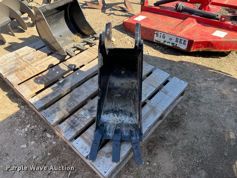 image for item EI0663 Backhoe bucket