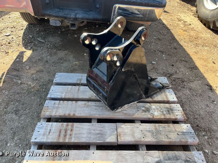 image for item EI0663 Backhoe bucket