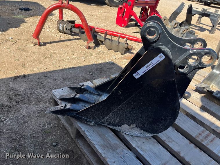 image for item EI0663 Backhoe bucket