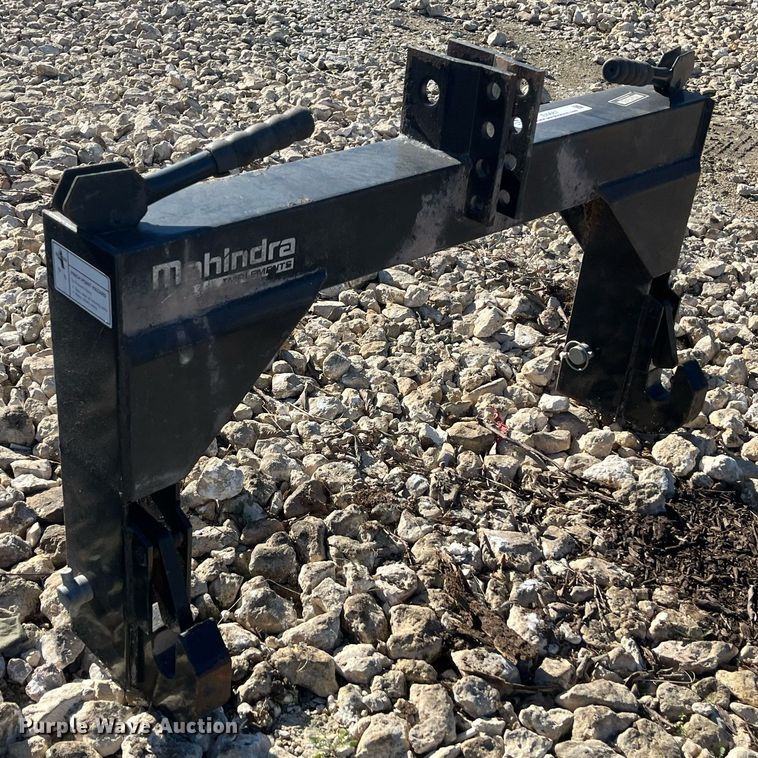 image for item EI0667 Mahindra  three point quick attach