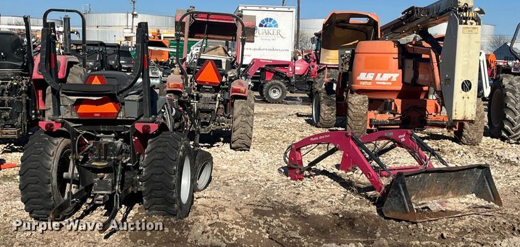 image for item EI0671 2016 Mahindra  Max 26XL MFWD tractor