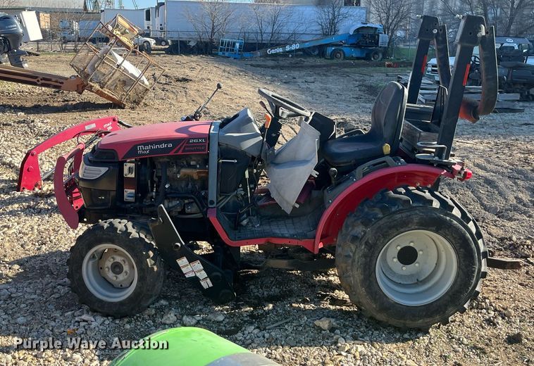 image for item EI0671 2016 Mahindra  Max 26XL MFWD tractor