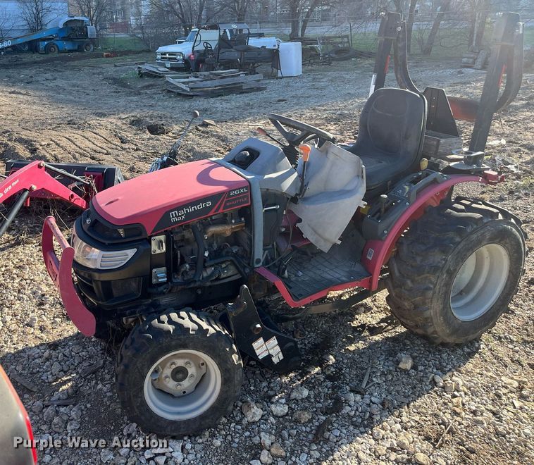 image for item EI0671 2016 Mahindra  Max 26XL MFWD tractor