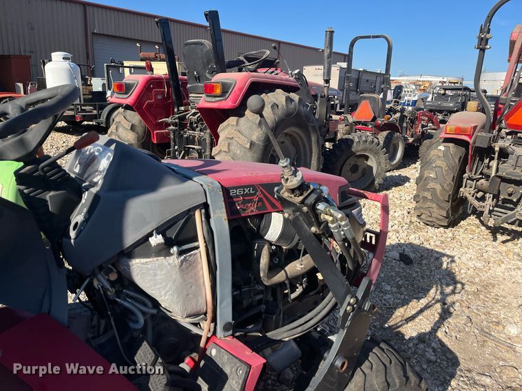 image for item EI0671 2016 Mahindra  Max 26XL MFWD tractor