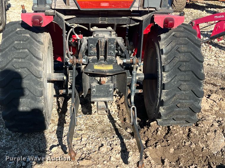 image for item EI0671 2016 Mahindra  Max 26XL MFWD tractor