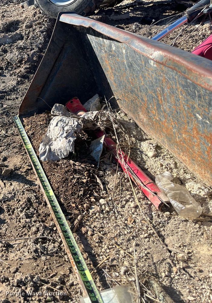 image for item EI0671 2016 Mahindra  Max 26XL MFWD tractor