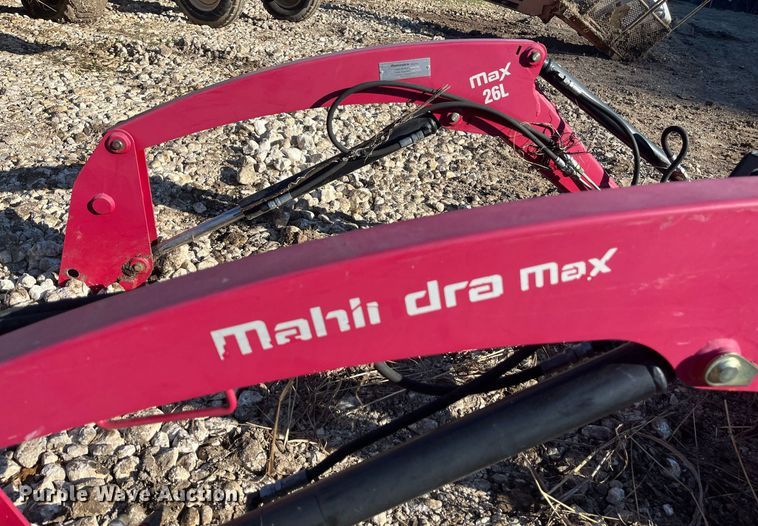 image for item EI0671 2016 Mahindra  Max 26XL MFWD tractor