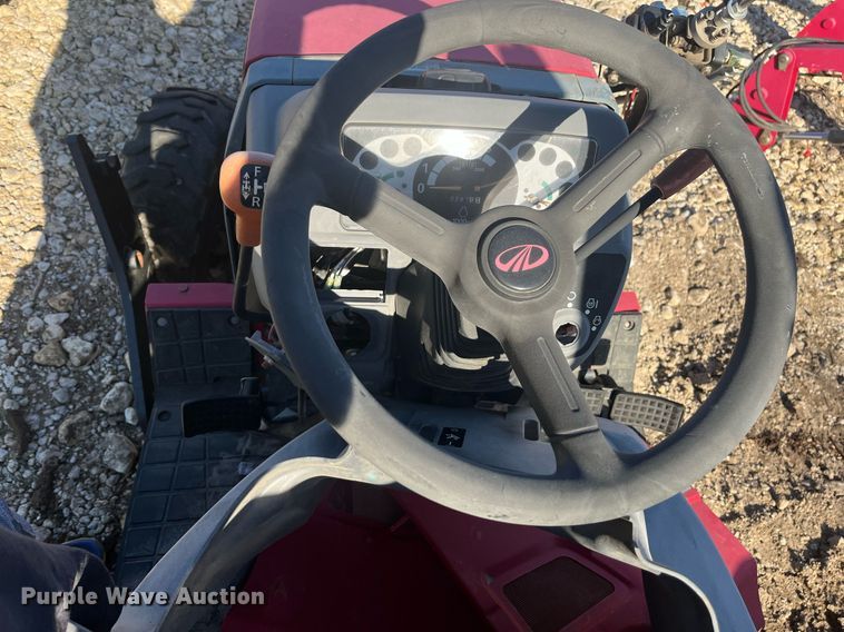 image for item EI0671 2016 Mahindra  Max 26XL MFWD tractor