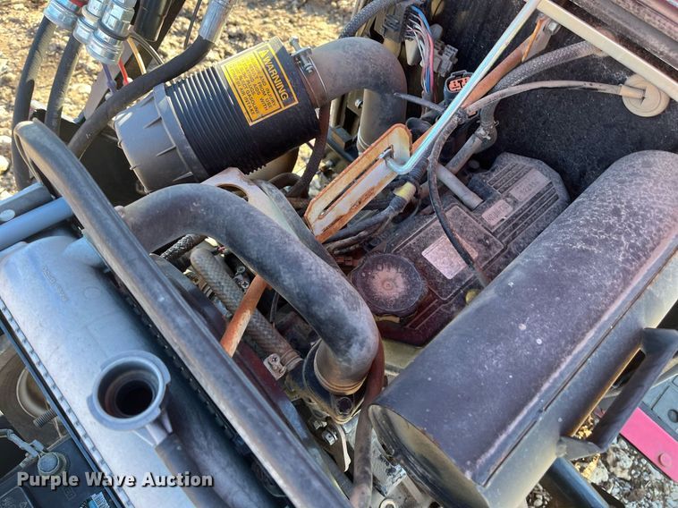 image for item EI0671 2016 Mahindra  Max 26XL MFWD tractor