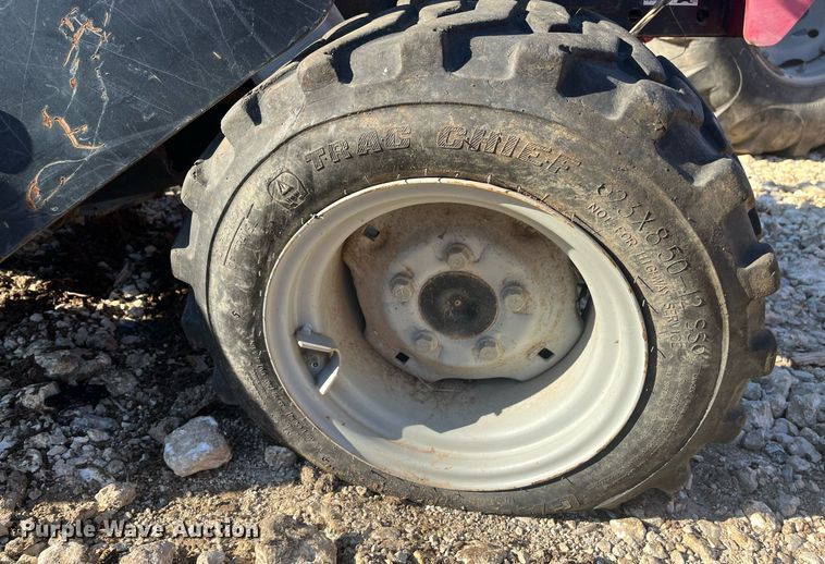 image for item EI0671 2016 Mahindra  Max 26XL MFWD tractor