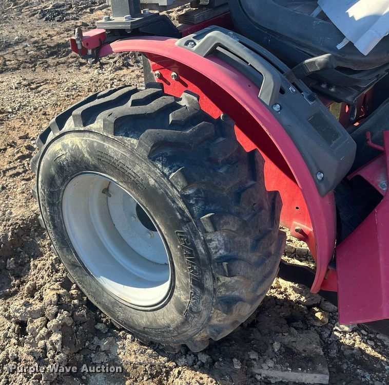 image for item EI0671 2016 Mahindra  Max 26XL MFWD tractor