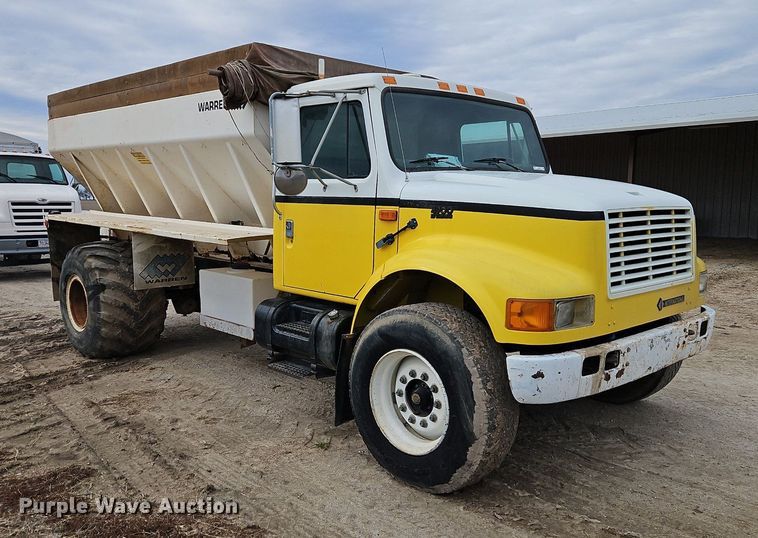 image for item EI3535 1995 International  4900 applicator truck