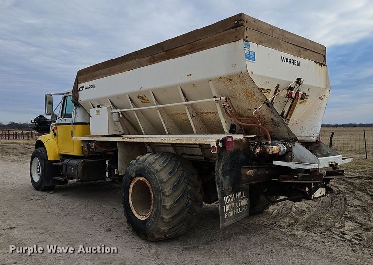 image for item EI3535 1995 International  4900 applicator truck