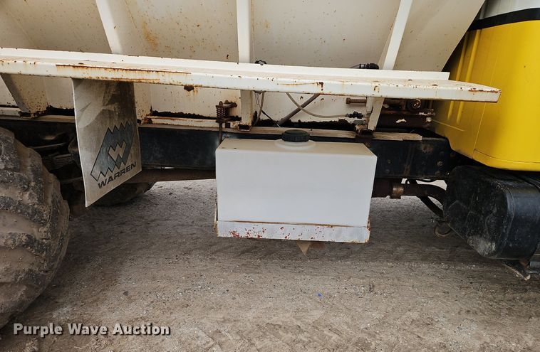 image for item EI3535 1995 International  4900 applicator truck