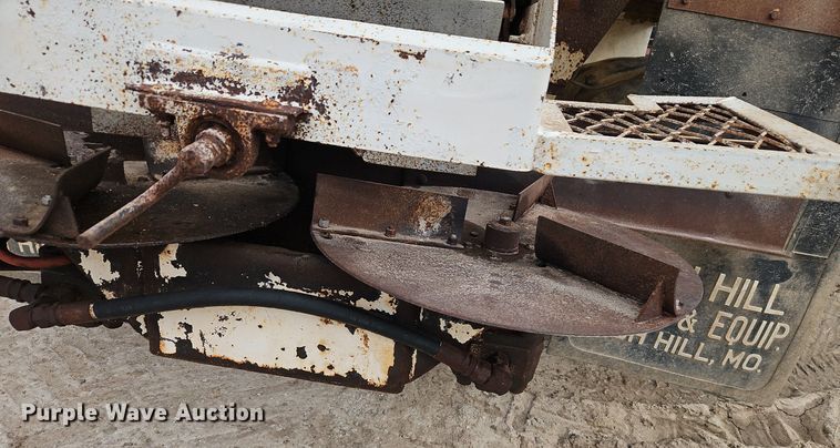 image for item EI3535 1995 International  4900 applicator truck