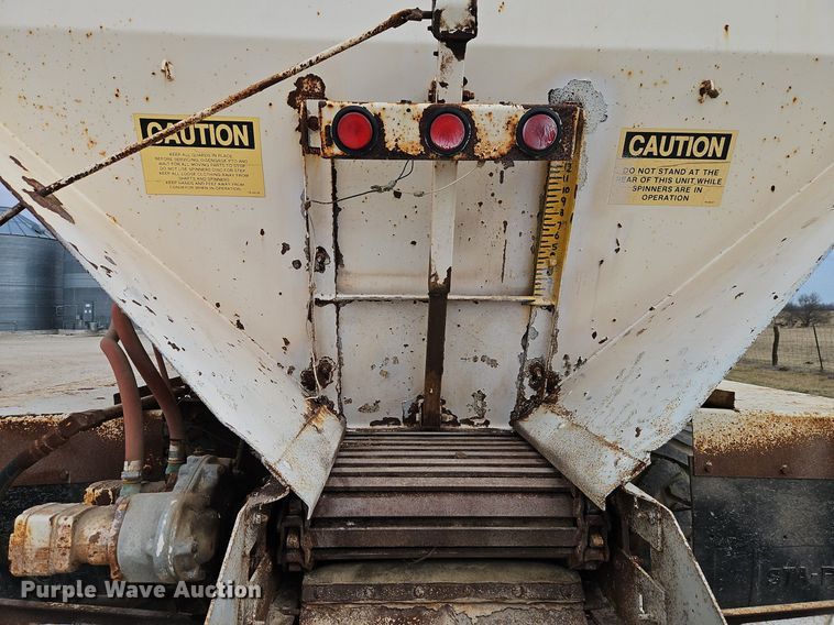 image for item EI3535 1995 International  4900 applicator truck