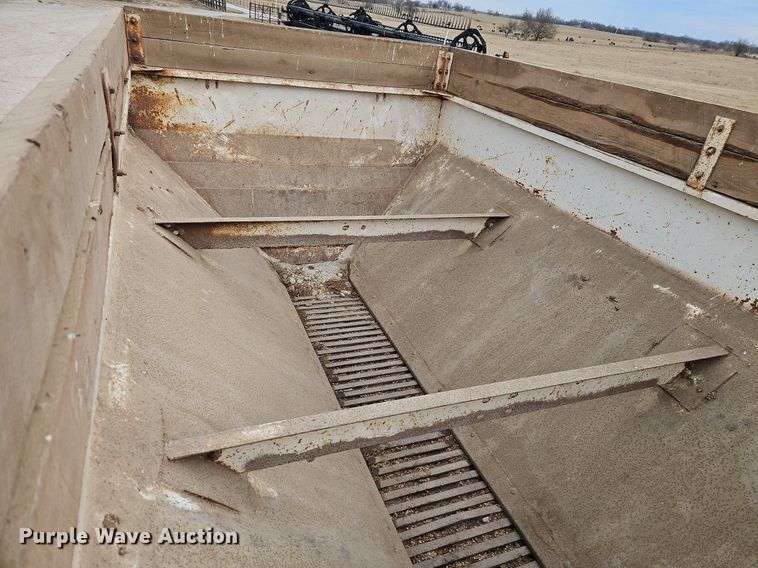 image for item EI3535 1995 International  4900 applicator truck