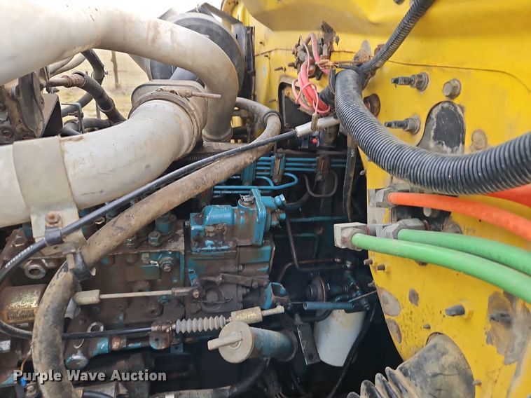 image for item EI3535 1995 International  4900 applicator truck