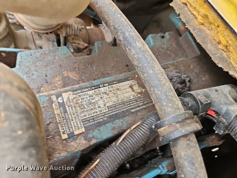 image for item EI3535 1995 International  4900 applicator truck