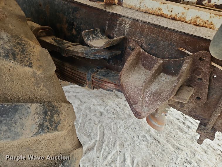 image for item EI3535 1995 International  4900 applicator truck