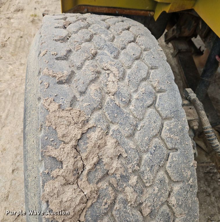 image for item EI3535 1995 International  4900 applicator truck