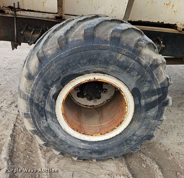 image for item EI3535 1995 International  4900 applicator truck