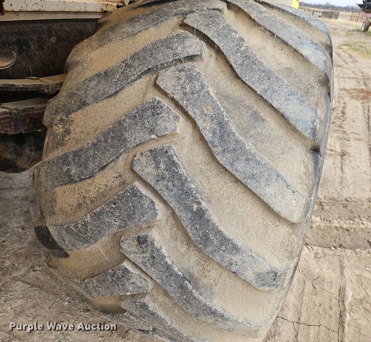 image for item EI3535 1995 International  4900 applicator truck