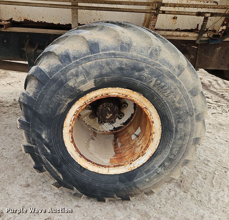 image for item EI3535 1995 International  4900 applicator truck