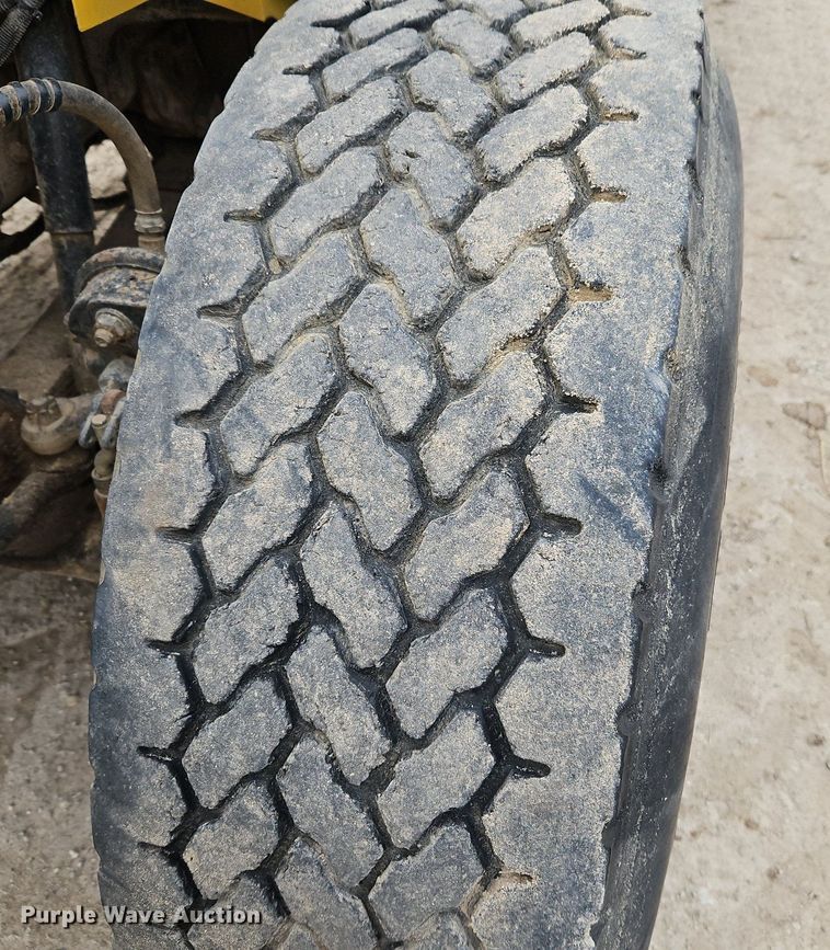 image for item EI3535 1995 International  4900 applicator truck