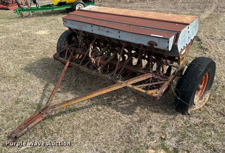 image for item EJ0242 Case 742L seeder