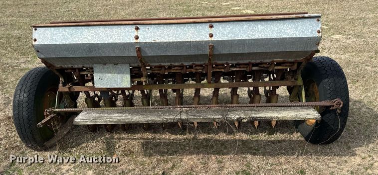 image for item EJ0242 Case 742L seeder