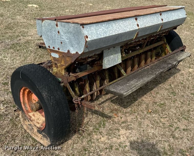 image for item EJ0242 Case 742L seeder