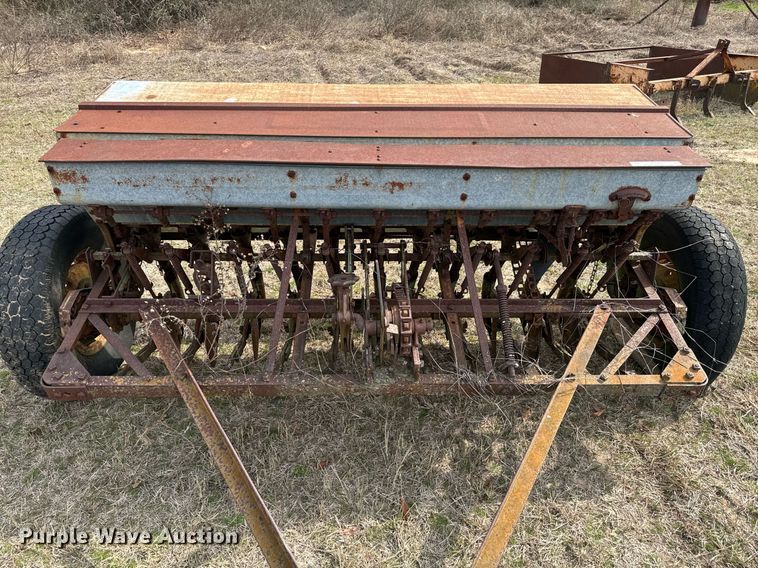 image for item EJ0242 Case 742L seeder