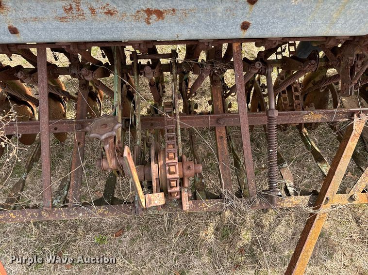 image for item EJ0242 Case 742L seeder