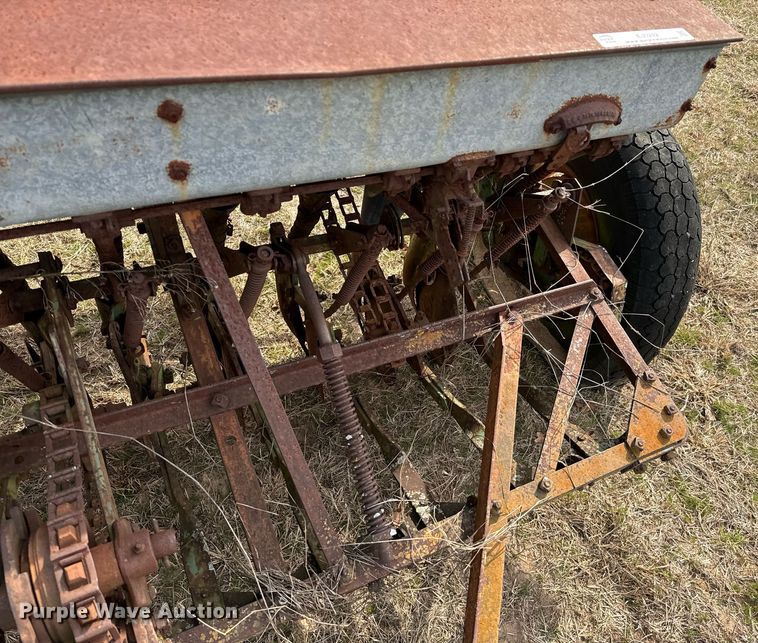 image for item EJ0242 Case 742L seeder
