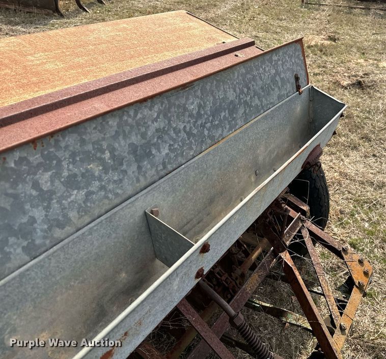 image for item EJ0242 Case 742L seeder