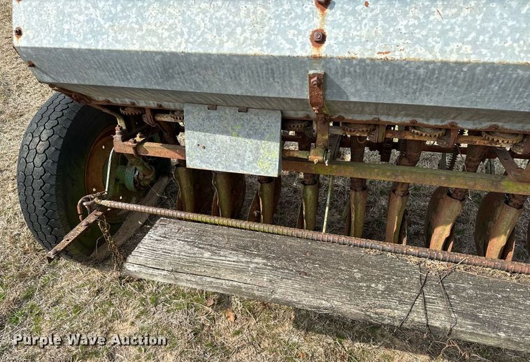 image for item EJ0242 Case 742L seeder