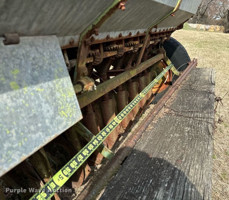 image for item EJ0242 Case 742L seeder