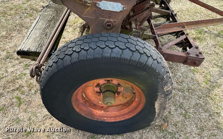 image for item EJ0242 Case 742L seeder