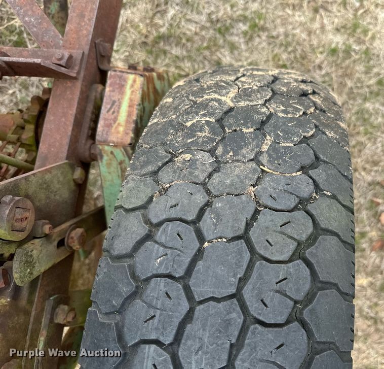 image for item EJ0242 Case 742L seeder