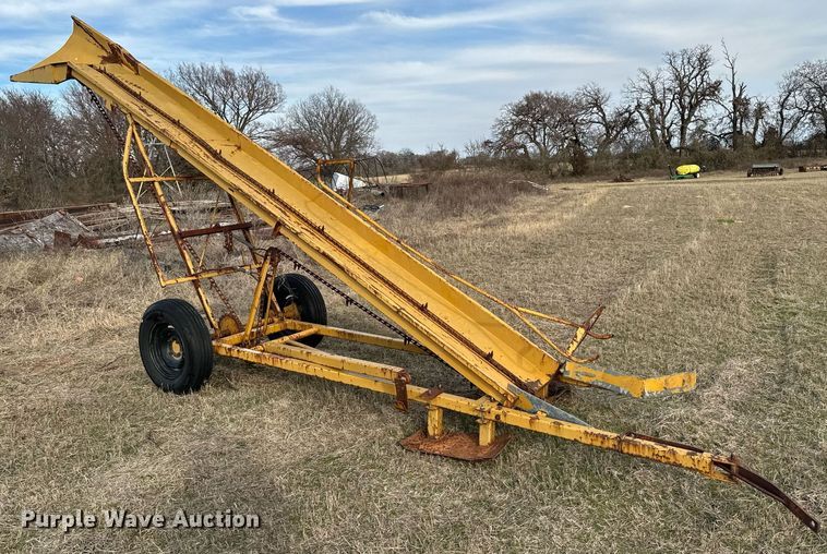 image for item EJ0244 Square bale elevator 