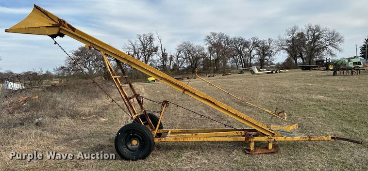 image for item EJ0244 Square bale elevator 