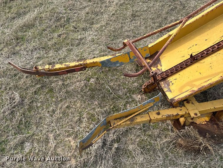 image for item EJ0244 Square bale elevator 