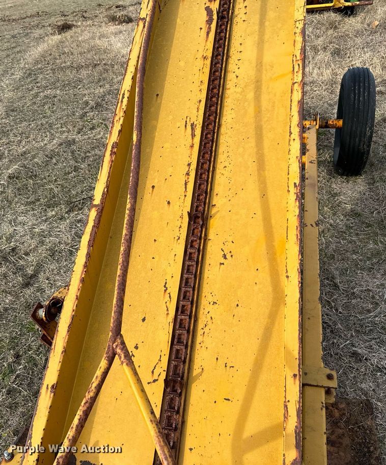 image for item EJ0244 Square bale elevator 