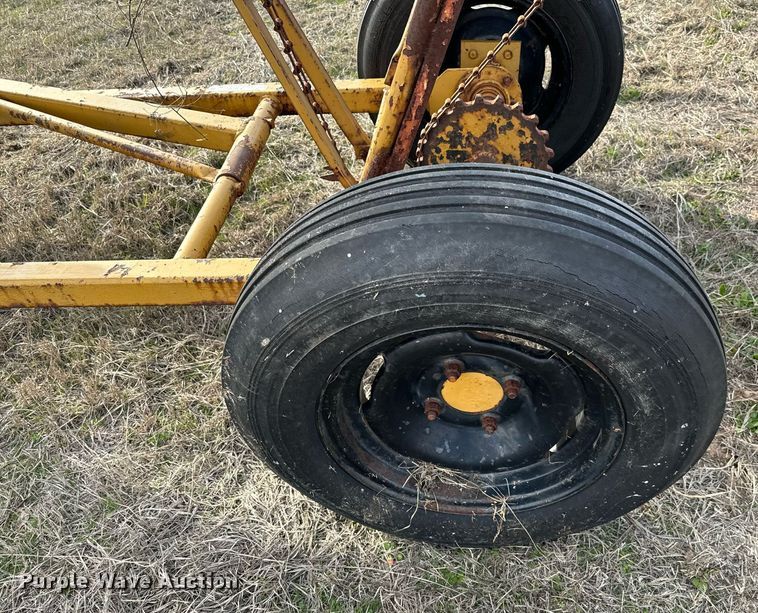 image for item EJ0244 Square bale elevator 