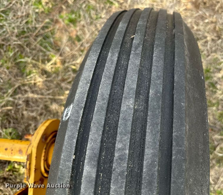 image for item EJ0244 Square bale elevator 