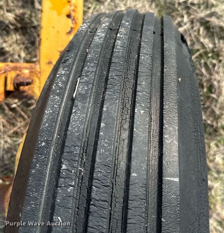 image for item EJ0244 Square bale elevator 