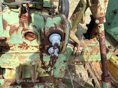 image for item EJ0249 John Deere 2010 tractor